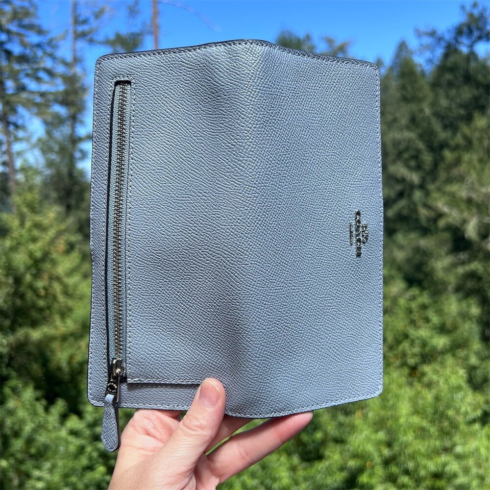 COACH Baby Blue Crossgrain Leather Bifold Wallet with Silver Hardware AUTHENTIC - Picture 4 of 10